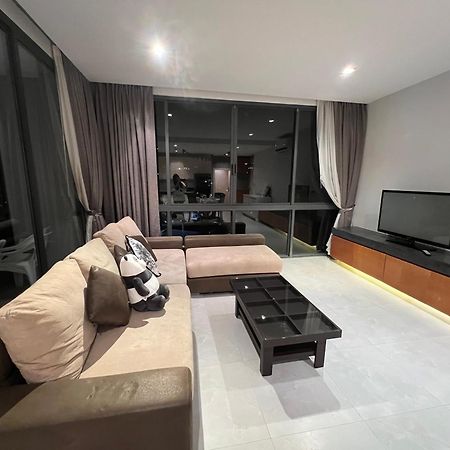 Icon Park Phuket Condo Exteriör bild