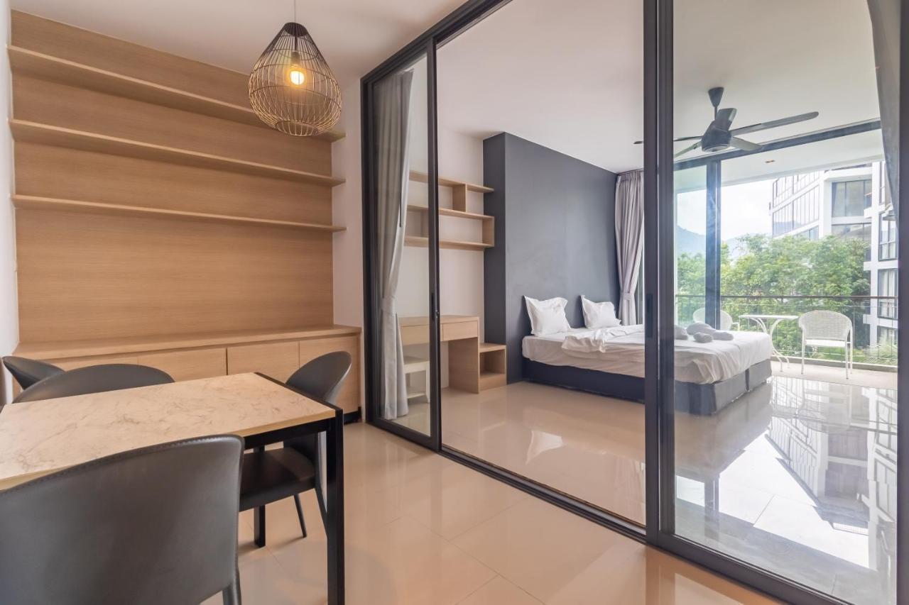 Icon Park Phuket Condo Exteriör bild