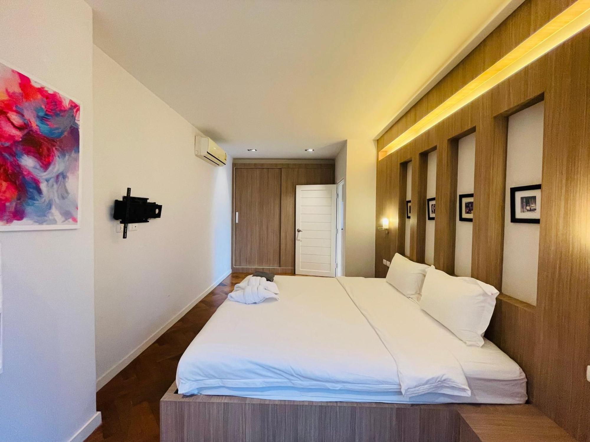 Icon Park Phuket Condo Exteriör bild