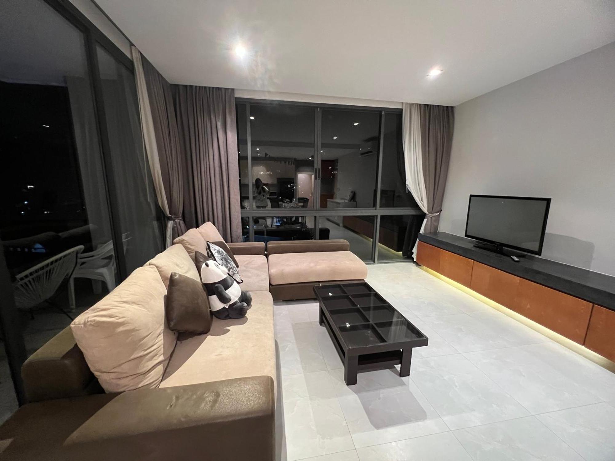 Icon Park Phuket Condo Exteriör bild